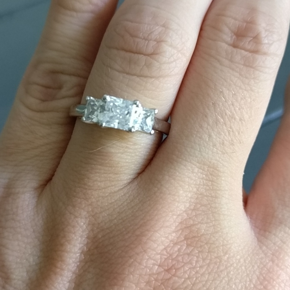 3 stone engagement type ring